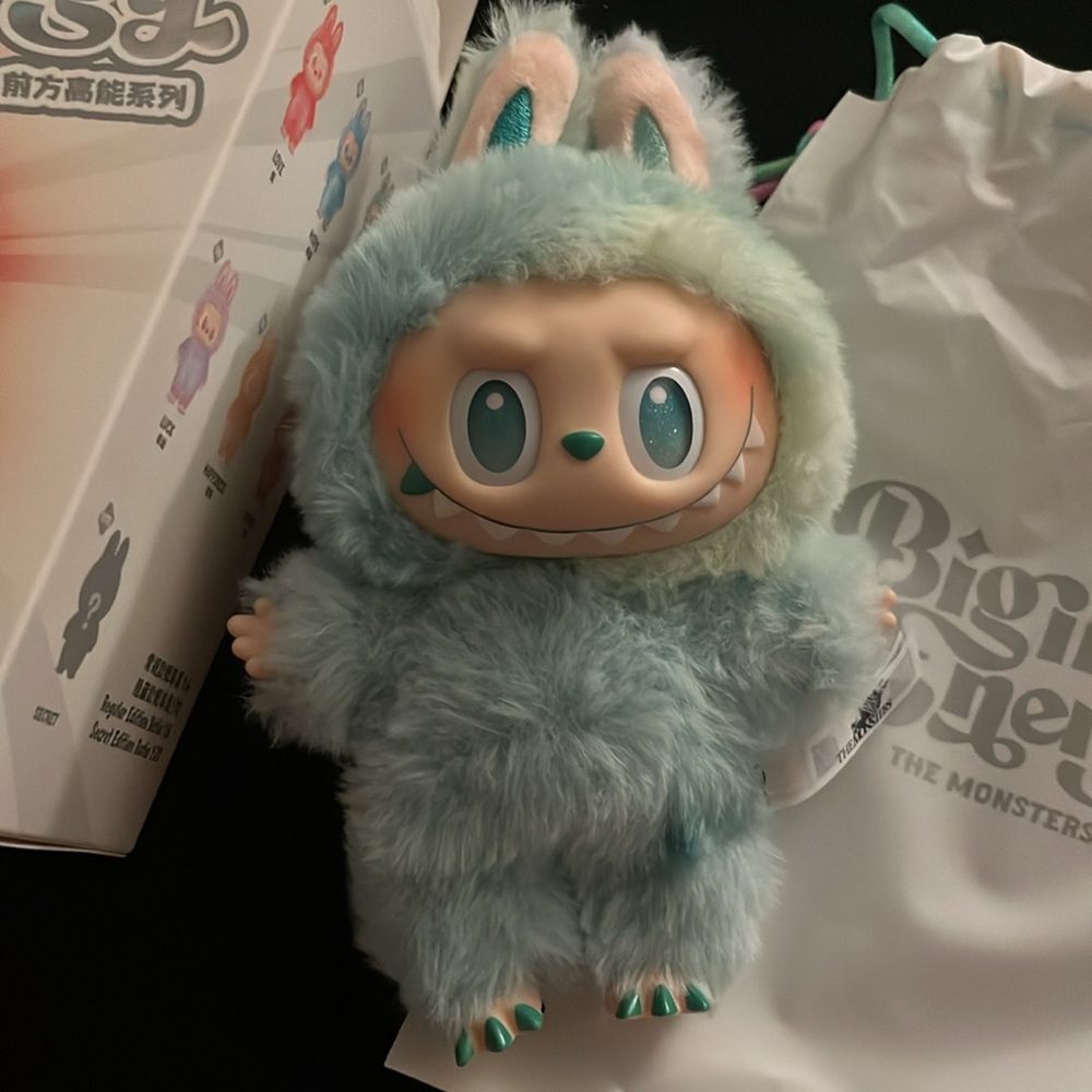 POP MART Labubu Serenity Big Into Energy 💯 Authentic 💚